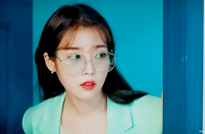 베디베로 안경 아이유.gif | 인스티즈