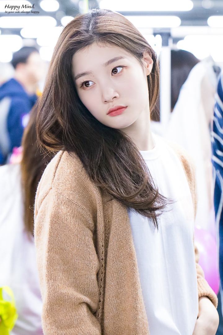 아침을 여는 정채연 | 인스티즈