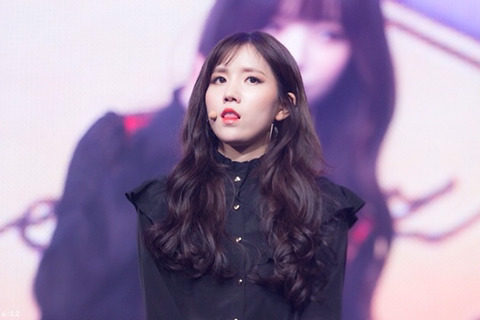 [러블리즈] 친한 형이 플스를 빌려달라는 요구를 해서 명은이 | 인스티즈
