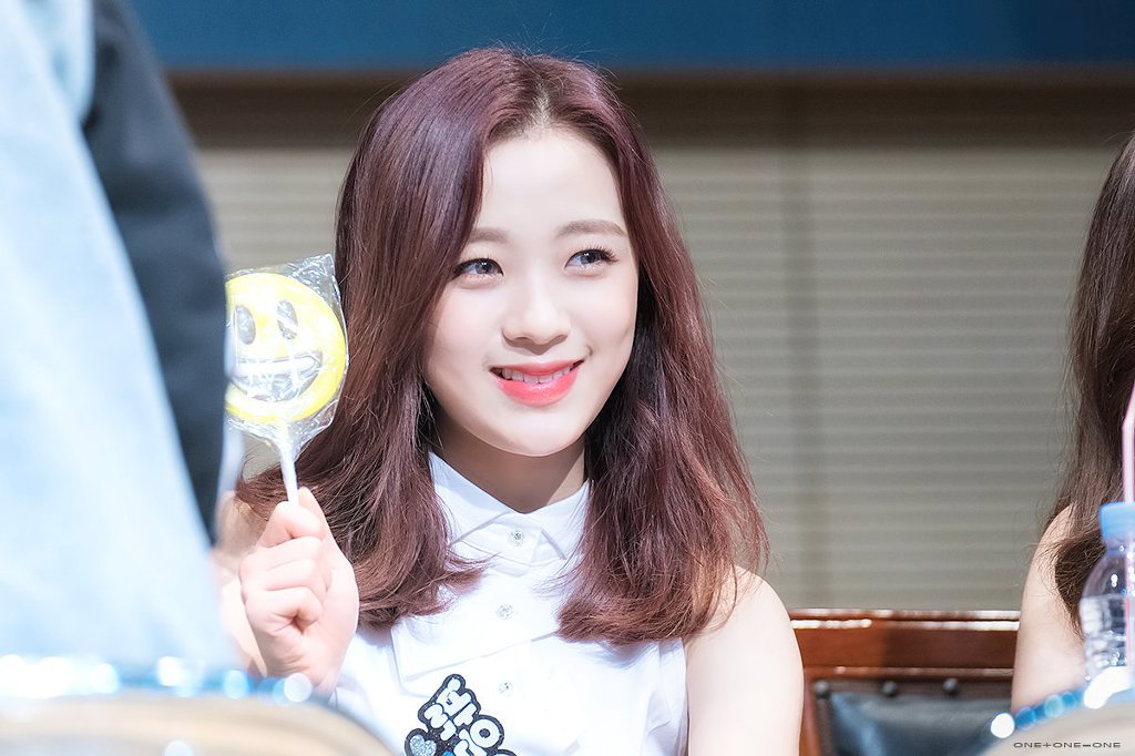 에이프릴의 막냉이 진솔이.jpg | 인스티즈
