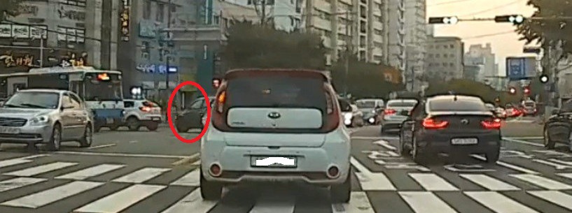 교차로에서 흔하게 볼 수 있는 풍경 | 인스티즈