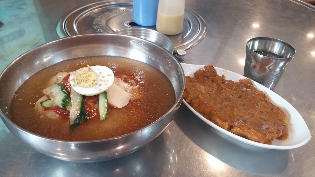 외동밀면 이미지