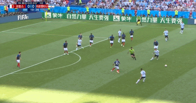 스피드로 PK 얻어내는 음바페.GIF | 인스티즈