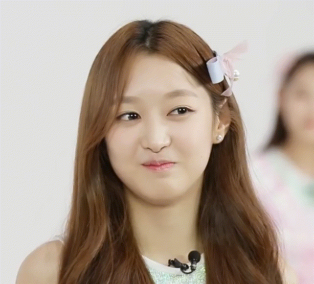 구구단 비주얼+얄미움을 담당하는 멤버.gif | 인스티즈