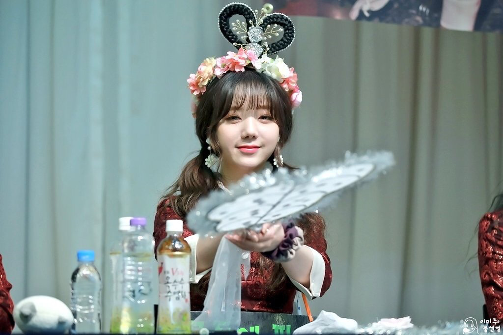 [러블리즈] 밥도 먹고 난로가에 앉으니 자연스레 졸음이 쏟아져서 케이 | 인스티즈