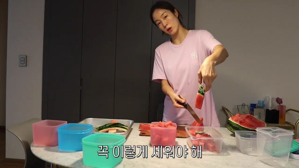 문가든씨가 알려주는 수박 조각 보관하려고 자를때 꿀팁 | 인스티즈