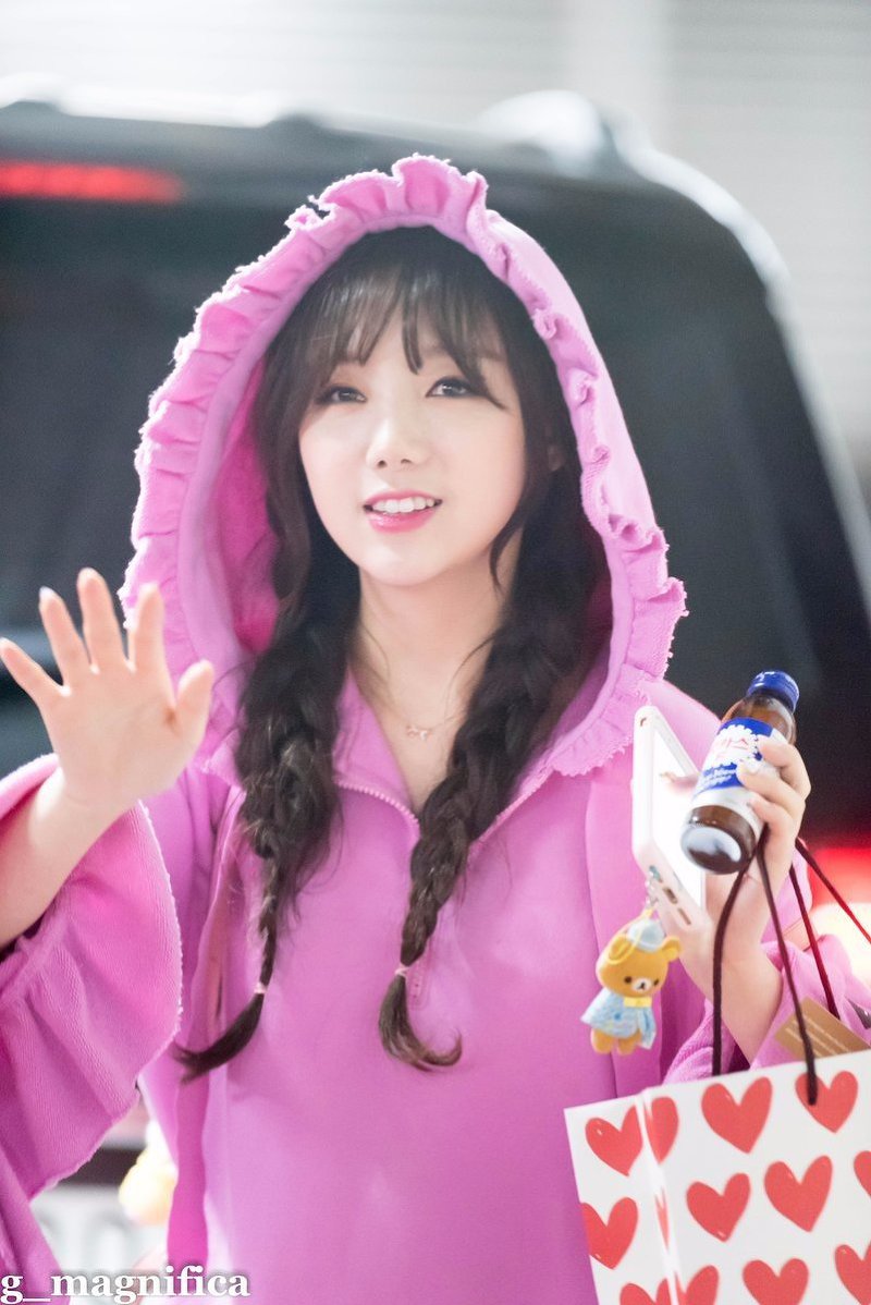 러블리즈 케이의 독특한 공항 패션.jpg | 인스티즈
