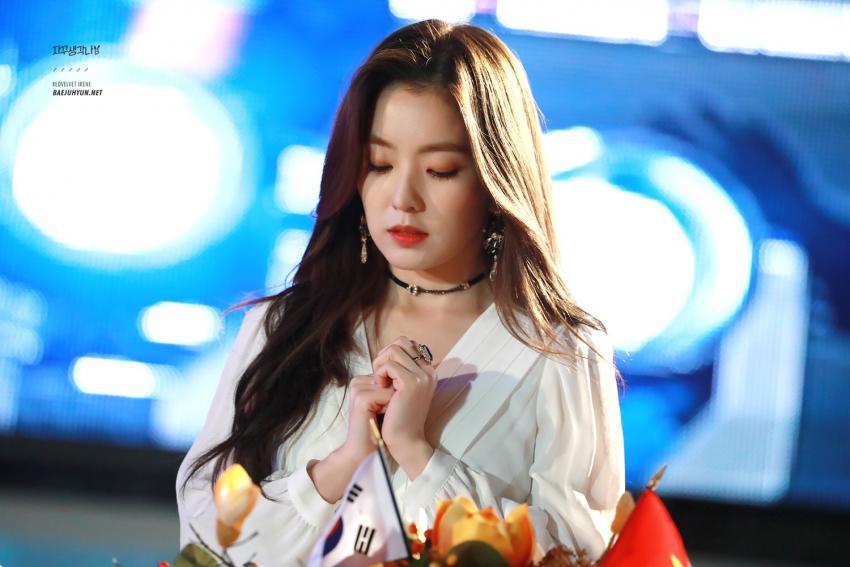 화이트가 잘 어울리는 아이린.jpgif | 인스티즈