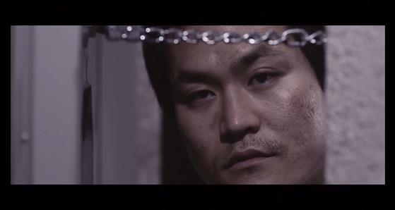 강산맨션 102호에는 살인마가 살고있다. ＜영화＞ 이웃사람 02 | 인스티즈