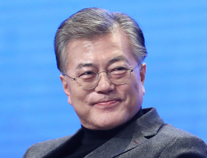 문대통령 국정운영 잘하고있다 vs 그닥 모르겠다 | 인스티즈