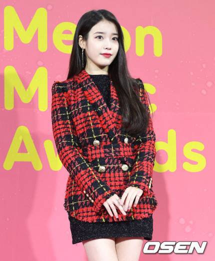 오늘자 아이유 | 인스티즈